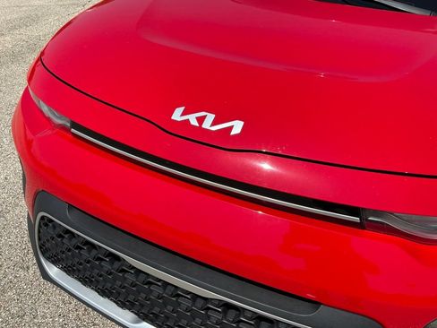 Used 2022 Kia Soul LX FWD image 11