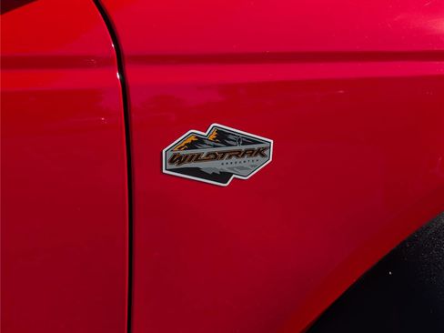 Used 2023 Ford Bronco Wildtrak image 9