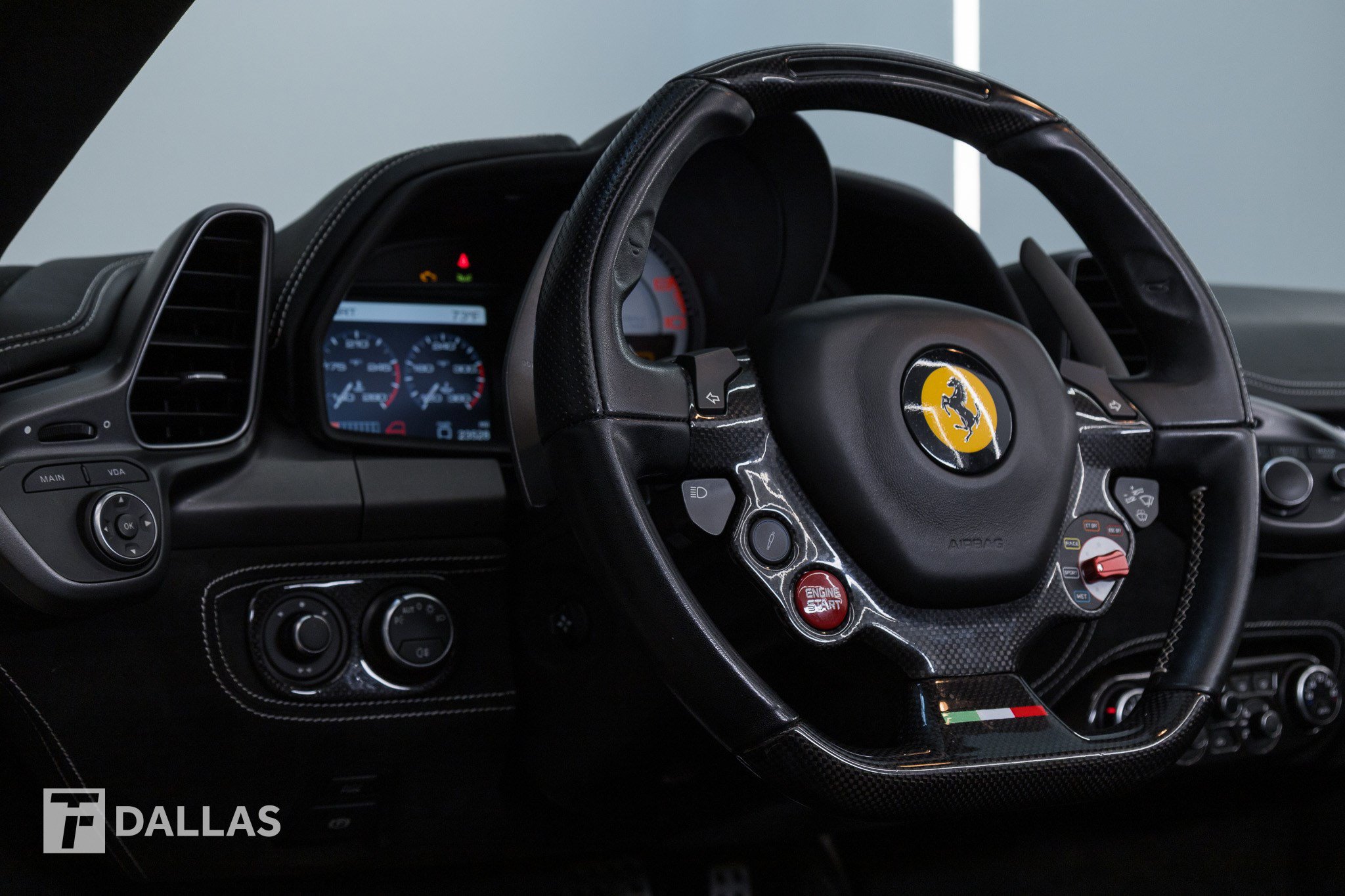 Used 2013 Ferrari 458 Spider RWD image 33