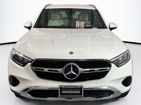 Certified 2025 Mercedes-Benz GLC 300 image 2