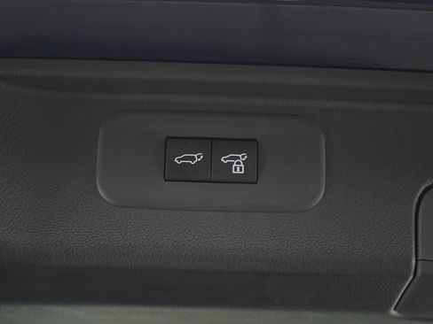 Used 2025 Toyota Grand Highlander AWD image 18