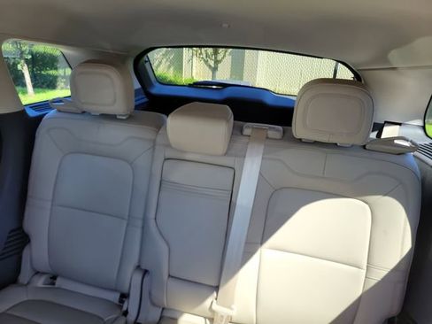 Certified 2024 Lincoln Corsair Premiere image 11