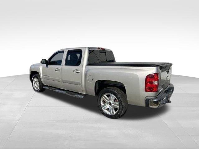 Used 2008 Chevrolet Silverado 1500 LTZ w/ Sun And Navigation Package RWD image 5
