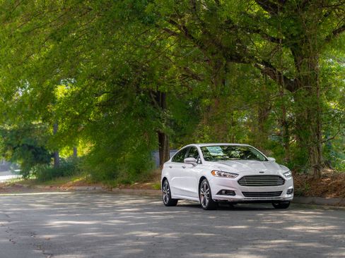 Used 2020 Ford Fusion Titanium FWD image 36