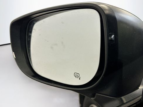 Used 2024 Subaru Crosstrek 2.0i Premium image 16