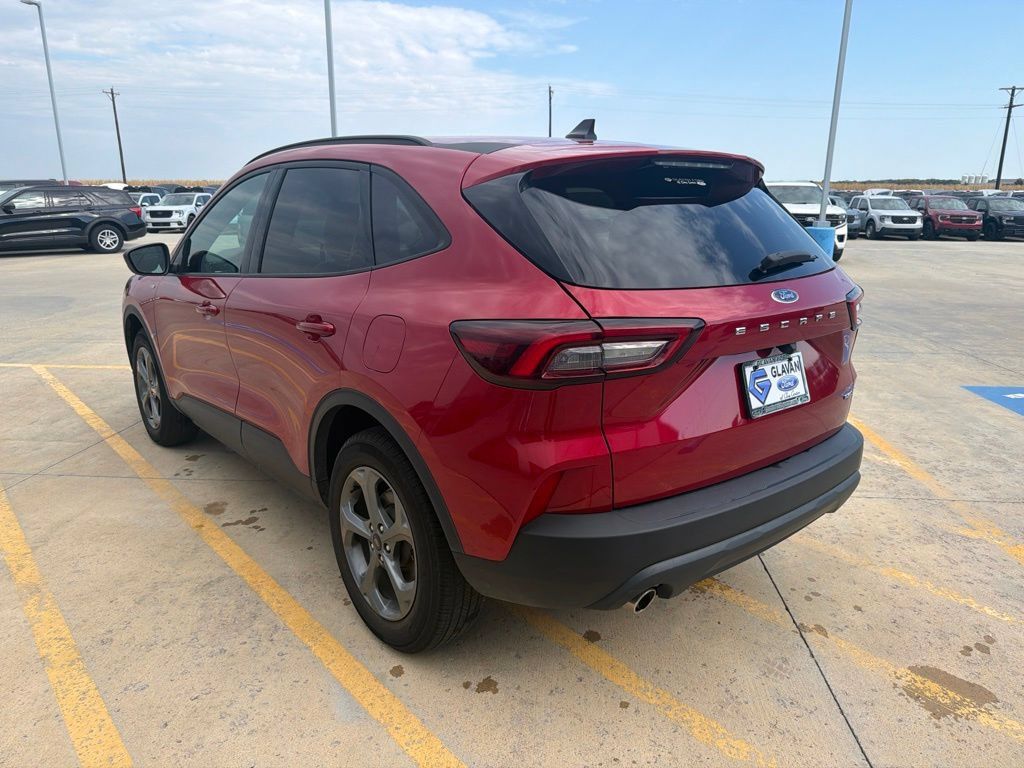 Used 2025 Ford Escape ST-Line Select AWD/4WD image 5