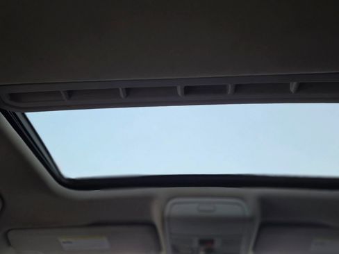 Used 2021 Chevrolet Malibu LT image 19