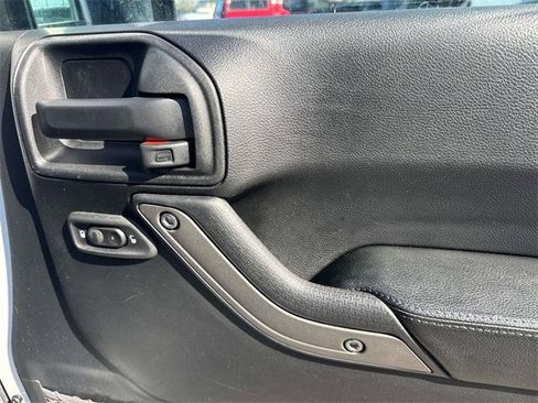 Used 2017 Jeep Wrangler Unlimited Sport image 16