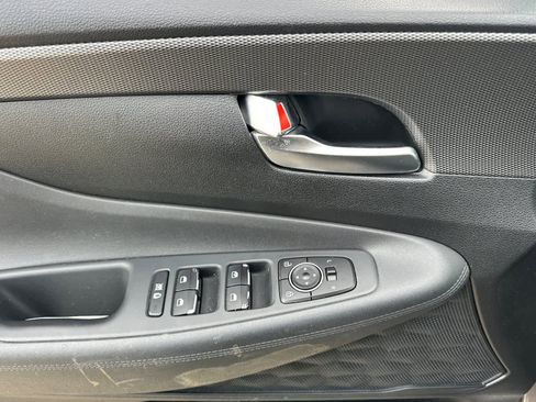 Used 2019 Hyundai Santa Fe SE image 14