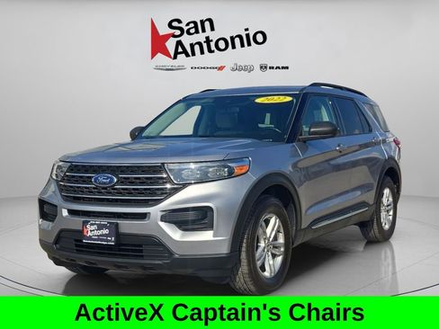 Used 2022 Ford Explorer XLT image 4