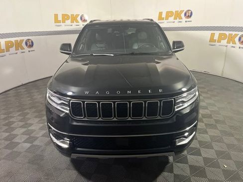 Used 2025 Jeep Wagoneer L Series II w/ 8-pass Seating Package AWD/4WD image 8