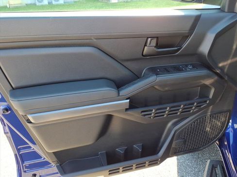 Used 2024 Toyota Tacoma SR5 AWD/4WD image 23