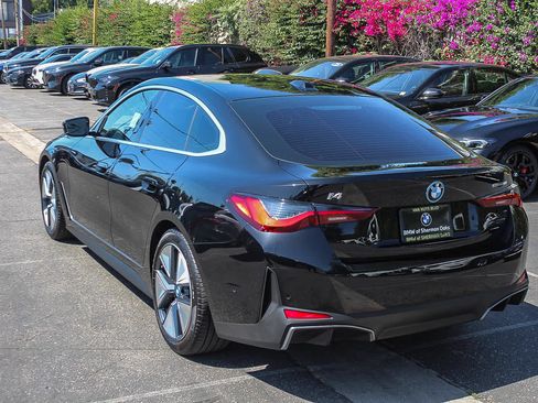 Used 2023 BMW i4 eDrive40 RWD image 11