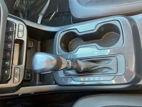 Used 2022 Chevrolet Colorado Z71 image 17