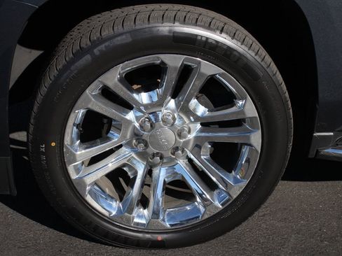 Used 2020 GMC Yukon XL SLT w/ Premium Edition image 14