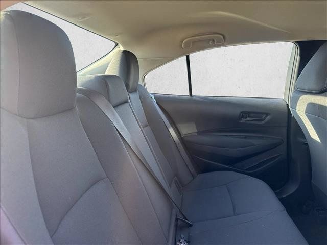 Used 2022 Toyota Corolla LE FWD image 14