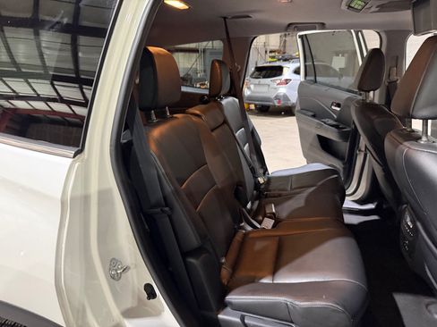 Used 2017 Honda Pilot Touring image 23