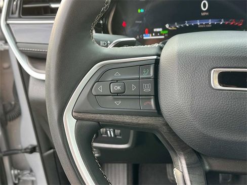 Used 2023 Jeep Grand Cherokee 4WD 4xe image 30