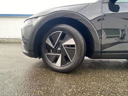Used 2025 Hyundai Ioniq 5 SE image 9