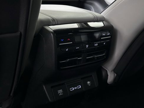 Used 2023 Acura MDX SH-AWD w/ Advance Package image 25