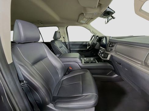 Used 2024 Ford Expedition Max XLT AWD/4WD image 31