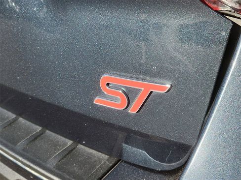 Used 2024 Ford Explorer ST w/ Technology Package image 14