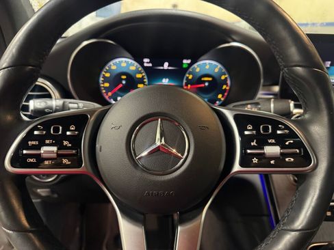 Used 2021 Mercedes-Benz GLC 300 4MATIC image 7