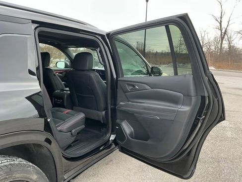 Used 2024 Chevrolet Traverse RS w/ LPO, Floor Liner Package image 22