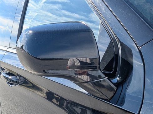 Used 2023 Chevrolet Suburban LT image 11