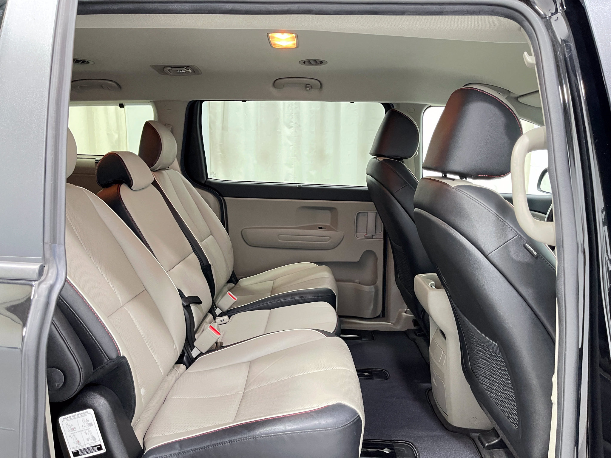 Used 2020 Kia Sedona EX FWD image 31