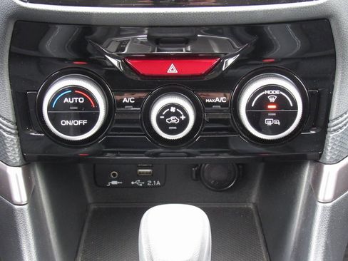 Used 2019 Subaru Forester Premium image 28