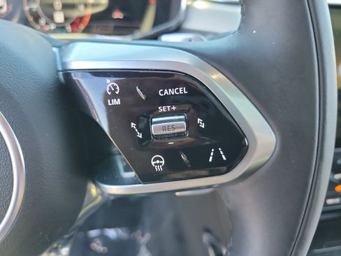 Used 2024 Jaguar F-PACE R-Dynamic S AWD/4WD image 19
