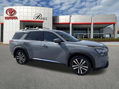 Used 2024 Nissan Pathfinder Platinum AWD/4WD image 1