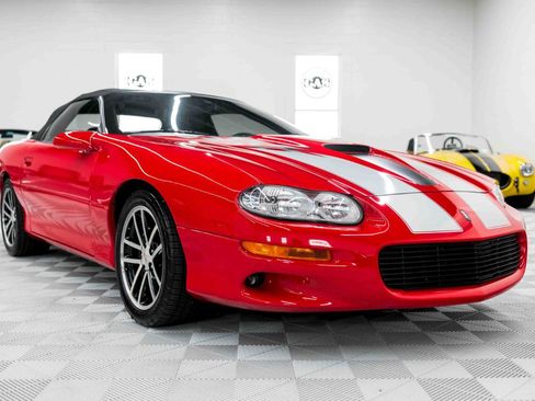 Used 2002 Chevrolet Camaro Z28 w/ SS Performance/Appearance Pkg RWD image 93