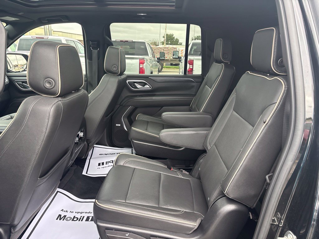 Used 2022 GMC Yukon XL SLT w/ SLT Premium Package AWD/4WD image 38