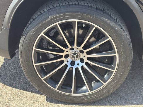 Used 2019 Mercedes-Benz GLC 300 4MATIC Coupe image 10