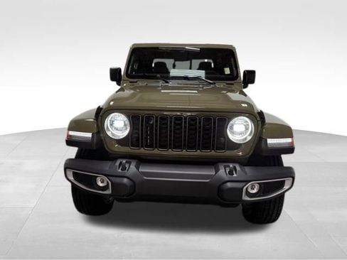 New 2026 Jeep Gladiator Sahara image 3