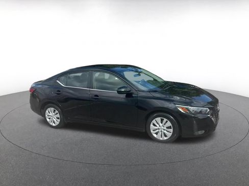 Used 2025 Nissan Sentra S FWD image 2
