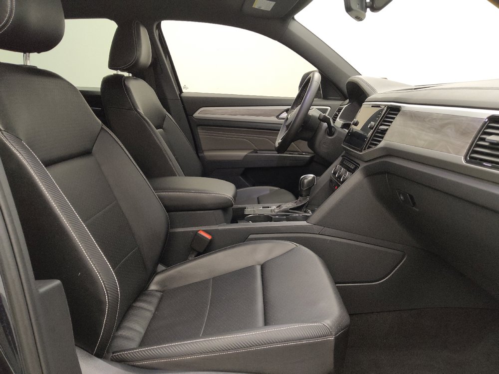 Used 2022 Volkswagen Atlas Cross Sport SE FWD image 21