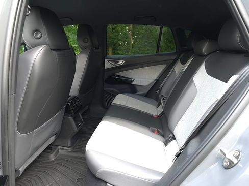 Used 2023 Volkswagen ID.4 Pro RWD image 15