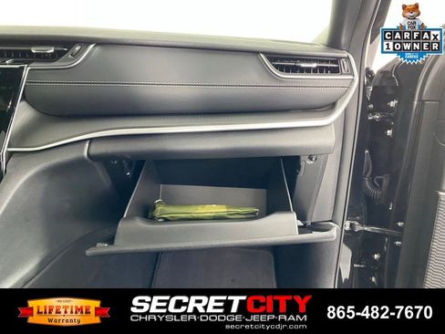 Used 2025 Jeep Grand Cherokee L Altitude AWD/4WD image 32