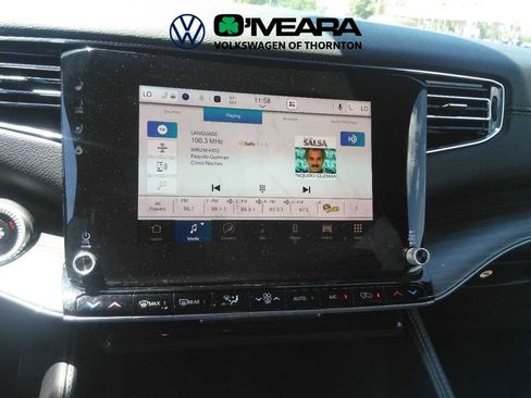 Used 2024 Jeep Wagoneer L Series II w/ Flexible Seating Group AWD/4WD image 6