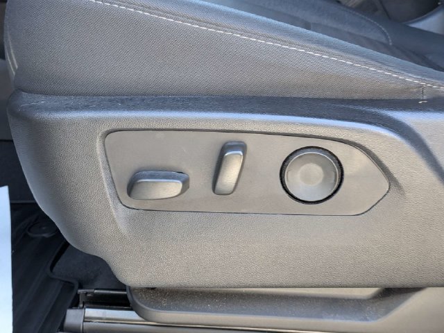 Used 2023 Chevrolet Silverado 1500 LT AWD/4WD image 18