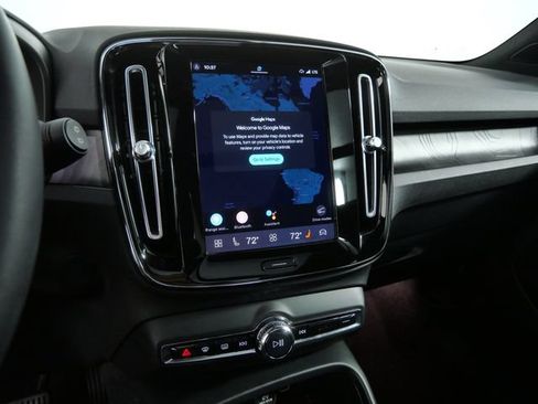 Used 2023 Volvo XC40 Recharge Plus AWD/4WD image 16