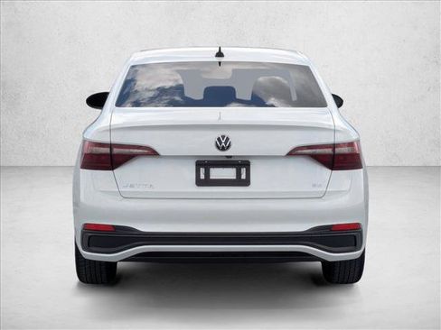 Used 2023 Volkswagen Jetta SE w/ Panoramic Sunroof Package FWD image 7