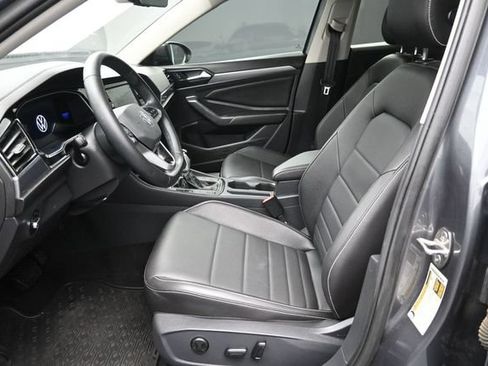 Used 2023 Volkswagen Jetta SE FWD image 21