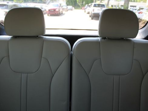Certified 2025 Kia Sorento S w/ Panoramic Sunroof Package FWD image 59