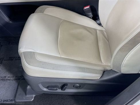 Used 2023 Nissan Pathfinder SL image 19