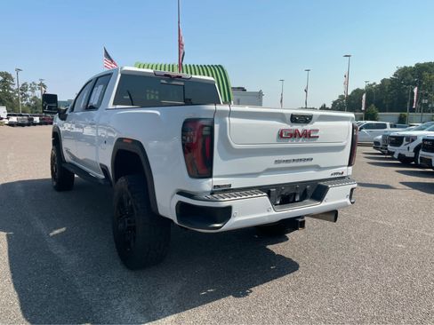 Used 2024 GMC Sierra 2500 AT4 w/ AT4 Premium Plus Package AWD/4WD image 7