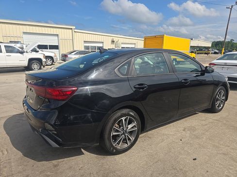 Used 2024 Kia Forte LXS w/ LXS Technology Package FWD image 3